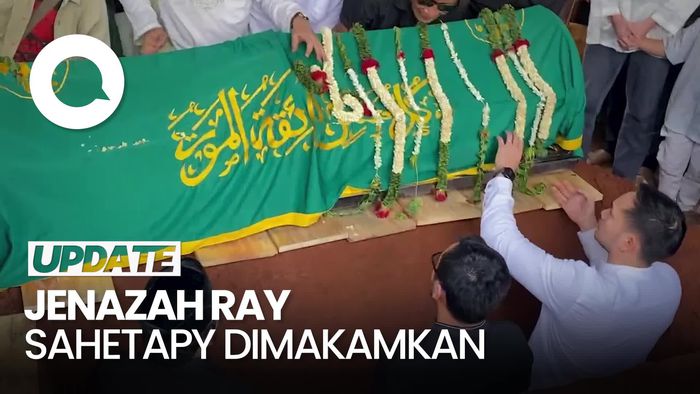 Video: Pemakaman Ray Sahetapy Berlangsung Khidmat