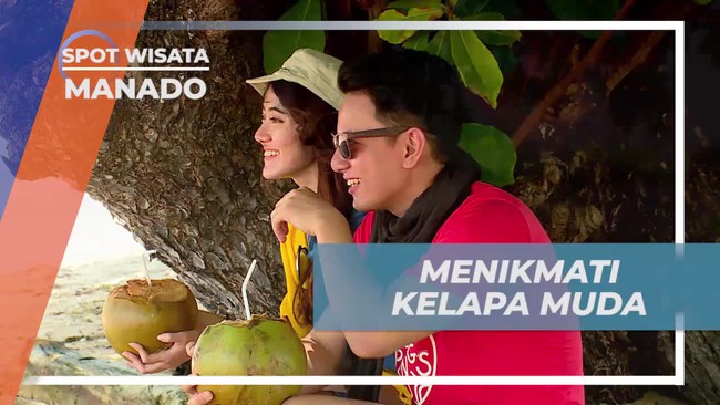 Menikmati Segarnya Kelapa Muda di Pantai, Manado