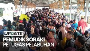 Video: Pemudik Pejalan Kaki Menumpuk di Dermaga Bakauheni Gegara Tak Ada Petugas
