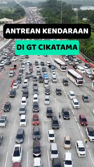 Video Antrean Kendaraan di Gerbang Tol Cikatama Arah Jakarta