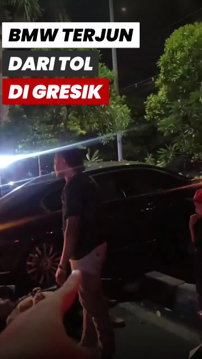 Video: BMW Terjun dari Tol di Gresik yang Belum Jadi gegara Sopir Ikuti Google Maps