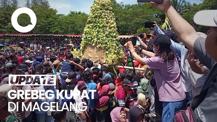Video: Rebutan Ribuan Ketupat di Magelang, Isinya Uang Tunai hingga Rp 100 Ribu  