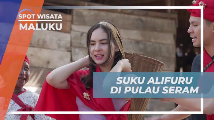 Berkeliling Desa Waelomatan Bersama Suku Alifuru di Maluku