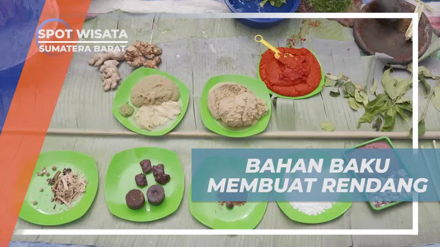Siapkan Bumbu Rendang Khas Minangkabau Bersama Warga Desa Nagari Tuo Pariangan