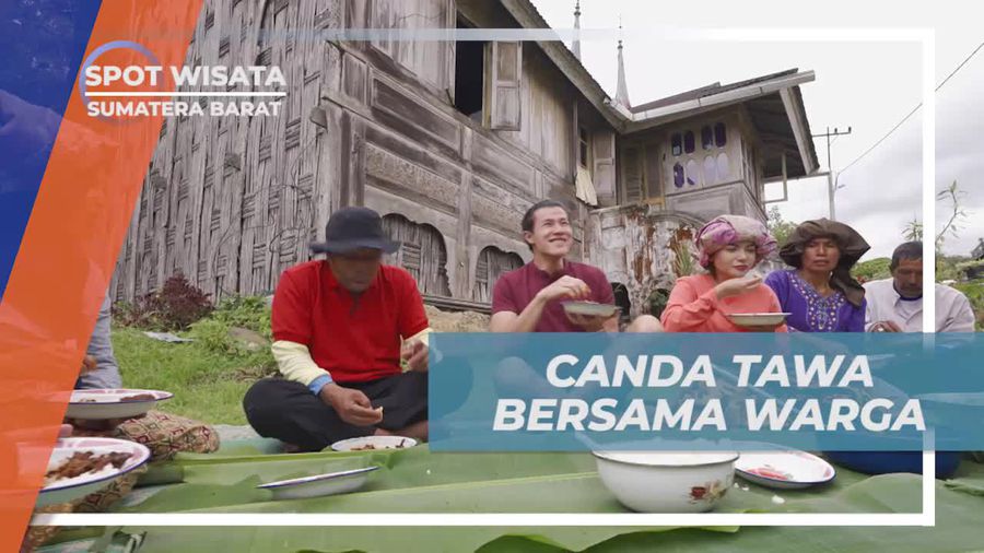 Ciptakan Momen Ceria Bersama Warga Saat Makan Rendang di Sumatera Barat