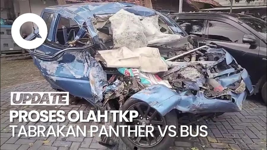 Video: Korlantas Turun Tangan Selidiki Kecelakaan Panther Vs Bus di Gresik