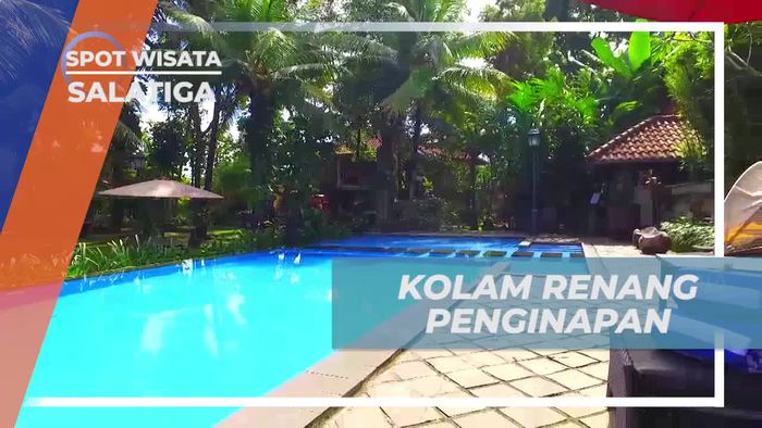 Berenang di Kolam Renang Kayu Arum Resort di Salatiga