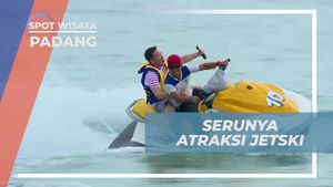 Tantang Diri Anda dengan Atraksi Jetski yang Seru di Pantai Carocok, Padang
