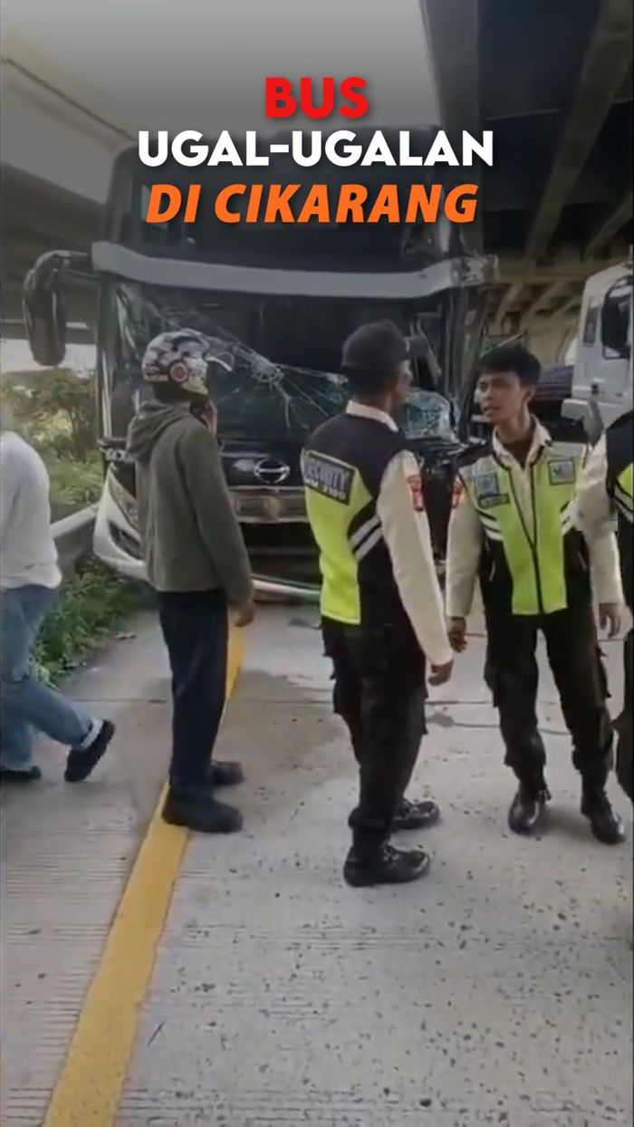 Video: Momen Menegangkan Bus Ugal-ugalan Tabrak Mobil dan Motor di Cikarang