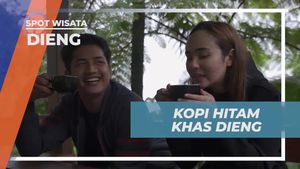 Merasakan Kenikmatan Kopi Hitam Khas Dieng di Air Terjun Sikarim