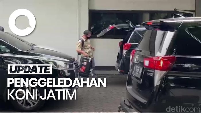 Video: KPK Bawa 2 Koper Usai Geledah KONI Jawa Timur