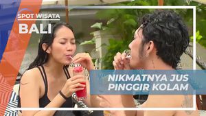 Menikmati Kesegaran Jus di Pinggir Kolam Renang di Bali