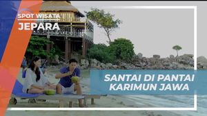 Bersantai di Indahnya Pantai Karimun Jawa di Jepara