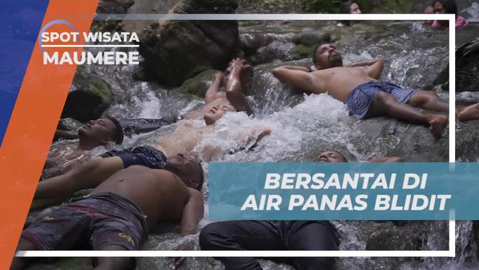 Rileksasi di Sumber Air Panas Blidit yang Menyegarkan, Maumere