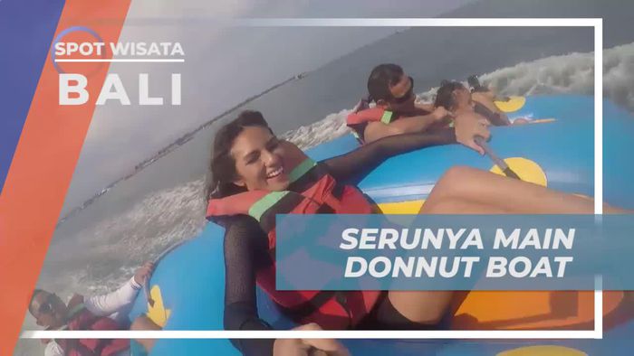 Menikmati Keceriaan Bermain Donut Boat di Pantai Melasti, Bali
