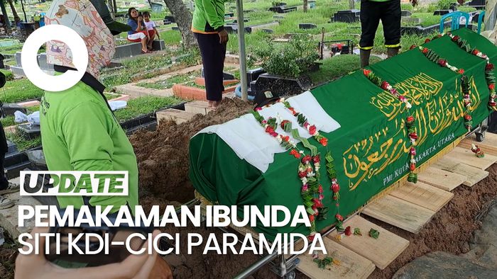 Video Kesedihan Siti KDI Lepas Ibunda ke Peristirahatan Terakhir