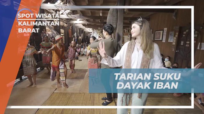 Menari Bersama Tarian Tradisional Suku Dayak Iban di Kalimantan Barat