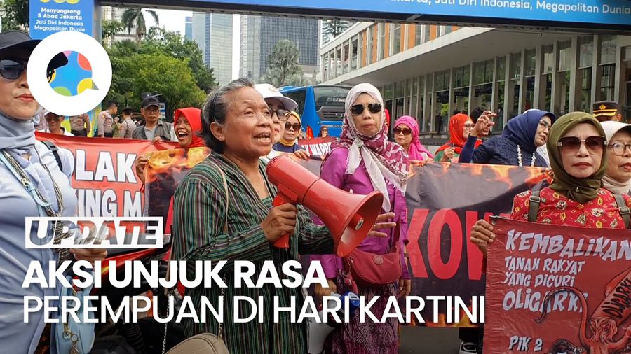 Video: Sejumlah Relawan Ibu-ibu Berkebaya Gelar Aksi di Sarinah 