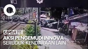 Video: Rekaman CCTV Innova Seruduk Brio dan 4 Motor di Timoho Jogja