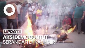 Video Demonstran India Bakar Bendera Pakistan Buntut Serangan Bersenjata di Kashmir