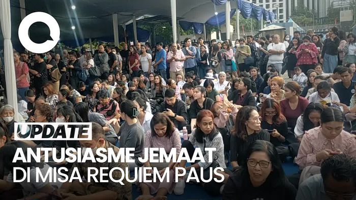 Video: Katedral Ramai Jelang Misa Requiem Paus Fransiskus, Jemaat Lesehan