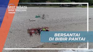 Bersantai Menikmati Keindahan Alam di Bibir Pantai Kolbano, Nusa Tenggara Timur