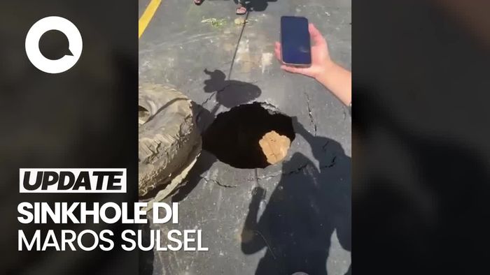 Video: Penampakan Sinkhole Muncul di Jalanan Maros Sulsel