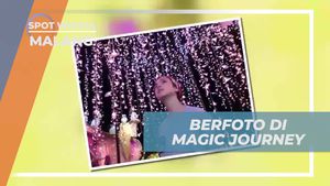 Berfoto Di Spot Instagramable Magic Journey di Malang