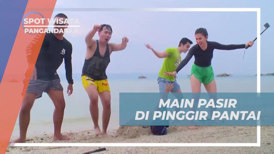 Bermain Pasir Selama Liburan di Pantai Pasir Putih, Pangandaran