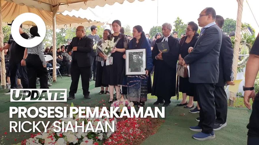 Video: Suasana Duka Iringi Prosesi Pemakaman Ricky Siahaan Seringai