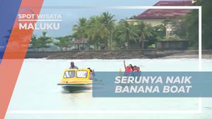 Mencoba Serunya Naik Banana Boat di Pantai Natsepa, Malukuu