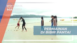 Bermain Games Seru di Bibir Pantai Natsepa, Maluku
