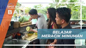 Mengolah Minuman Segar di Resort Ubud, Bali