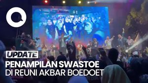 Video: Kemeriahan Nyanyi Bareng Swastoe di Reuni SMAN 1 Boedoet di Tengah Hujan