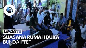 Video: Ganjar Pranowo hingga Band Gigi Melayat ke Rumah Duka Bunda Iffet