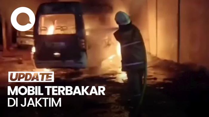 Video: 2 Mobil di Cakung Terbakar saat Sedang Diperbaiki