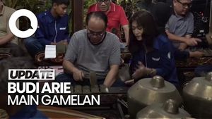 Video: Momen Menkop Budi Arie Main Gamelan di Jogjakarta