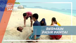 Bermain Pasir Pantai yang Menceriakan di Pulau Perak Jakarta