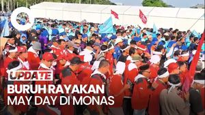 Video: Buruh Mulai Berdatangan ke Monas untuk May Day