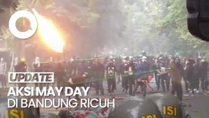 Video: Aksi Demo Buruh di Bandung Diwarnai Kericuhan