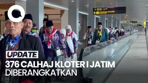 Video 376 Calon Jemaah Haji Kloter Pertama Jatim Terbang dari Juanda