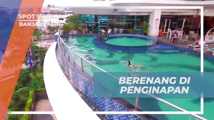 Berenang Asyik di Kolam Penginapan di Banjarmasin
