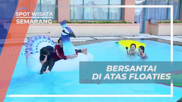 Bermain Di Atas Floaties Yang Seru di Kolam Renang, Semarang
