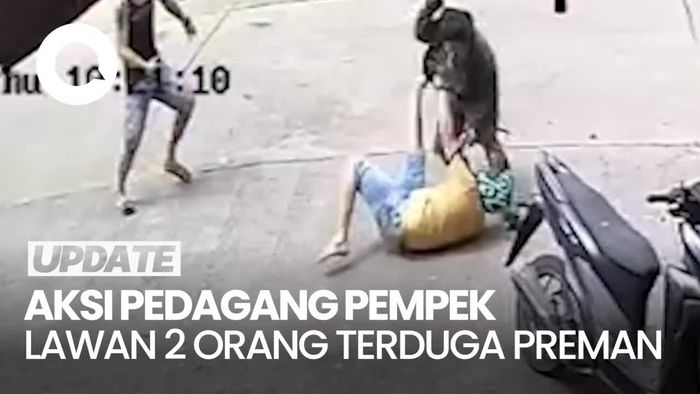Video: Rekaman CCTV Pedagang Pempek Tikam 2 Pria Diduga Preman di Jambi
