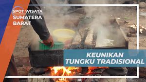 Merebus Ikan Menggunakan Tungku Tradisional Bersama Warga di Nagari Sungai Pinang, Sumatera Barat