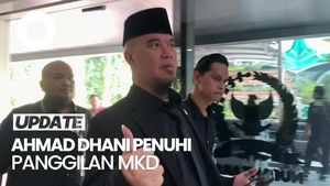 Video: Acungan Jempol Ahmad Dhani Jelang Pemeriksaan Etik di MKD