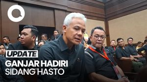 Video: Momen Ganjar Pranowo Kembali Saksikan Sidang Hasto Kristiyanto
