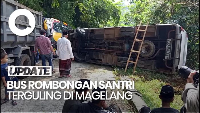 Video: Bus Rombongan Santri Terguling saat Melewati Jalan Menanjak di Magelang