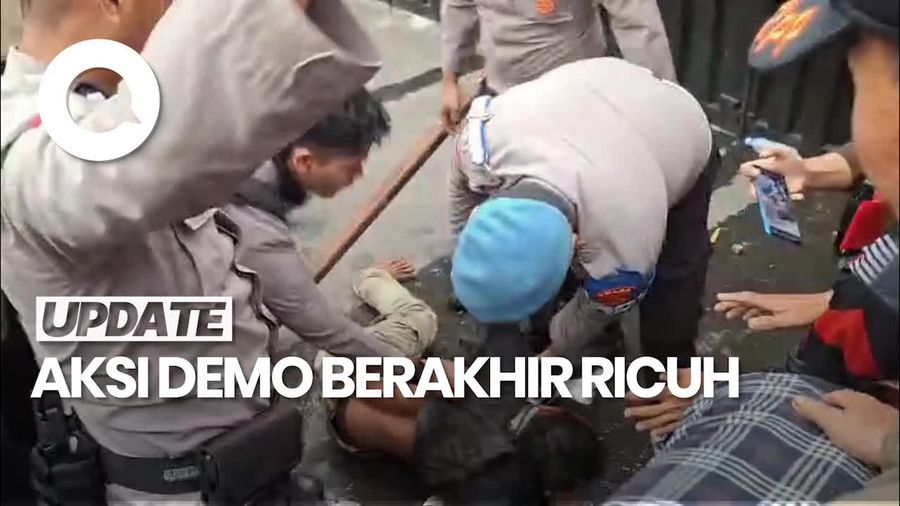 Video: Momen Kericuhan Massa Demo Tolak Tambang di Mamuju Sulbar