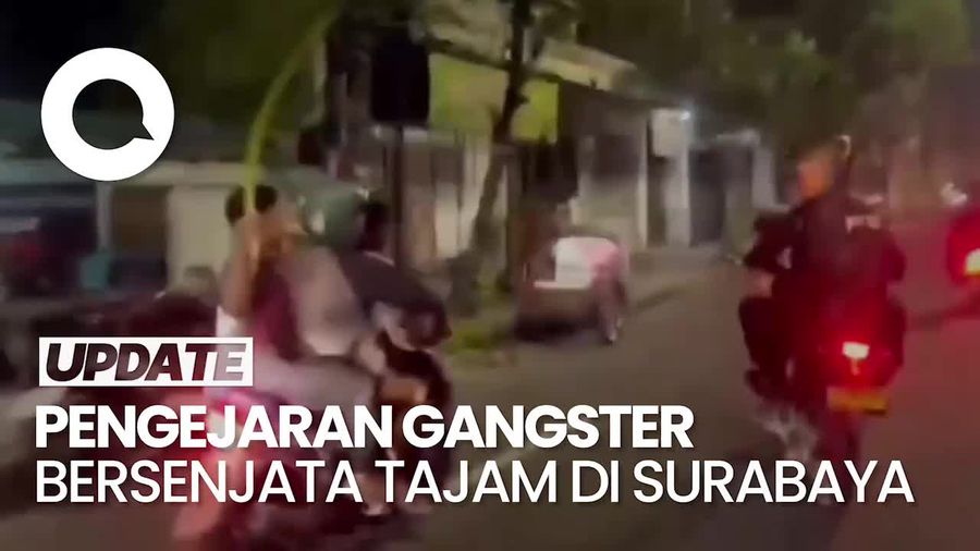 Video: Aksi Polisi Kejar Remaja Gangster Bersenjata Tajam di Surabaya